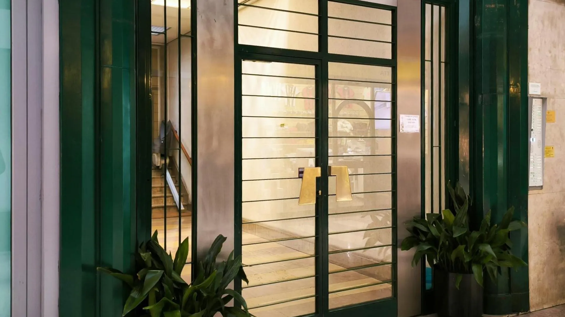 Joivy Elegant Apartment Zaffiro Near Porta Venezia Milan 0*,  Italy